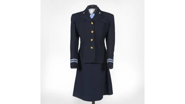 A color photograph of the WAVES uniform of Nancy Bailey (later Cogsdale), 1943 