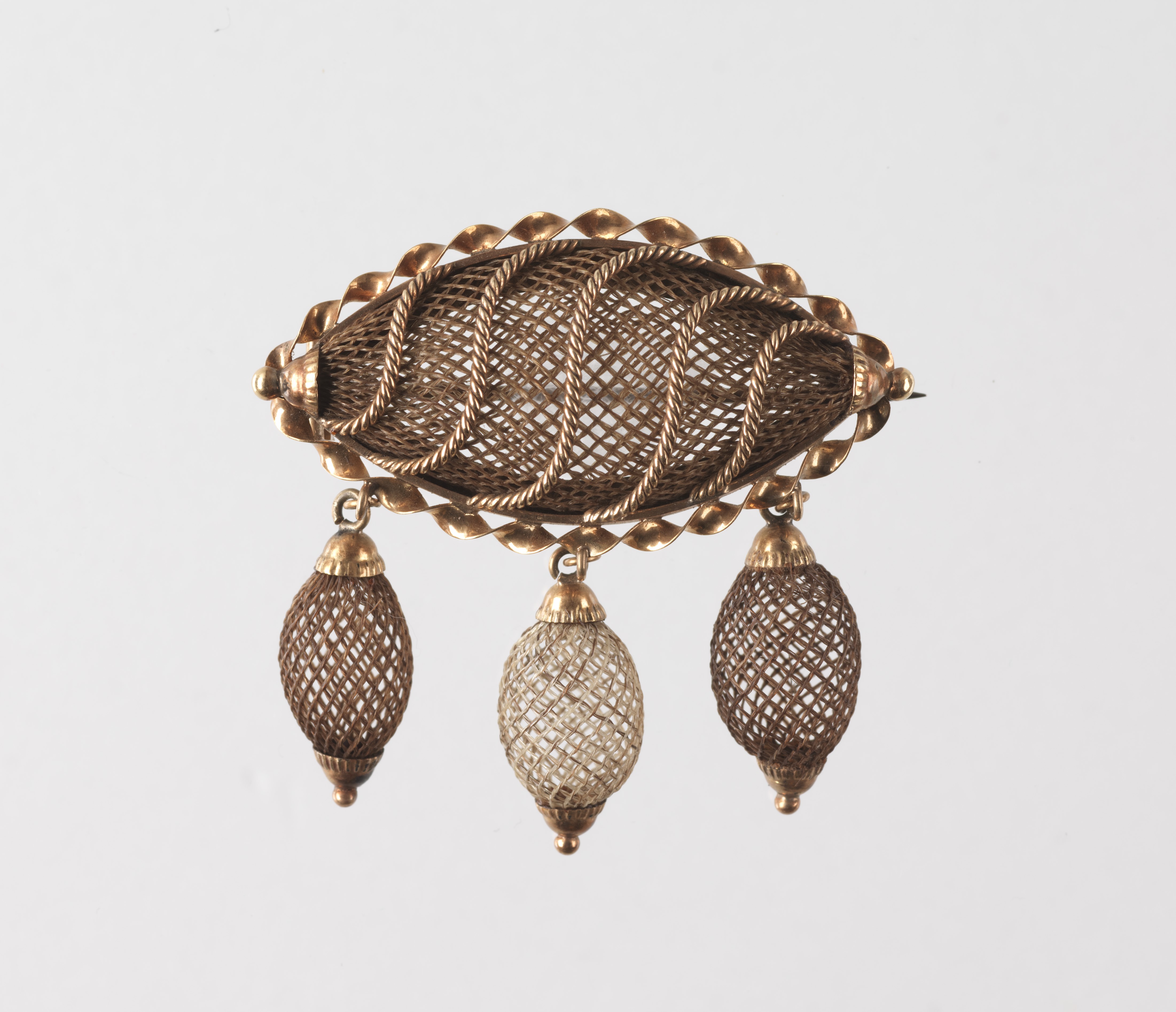 Brooch made of hair