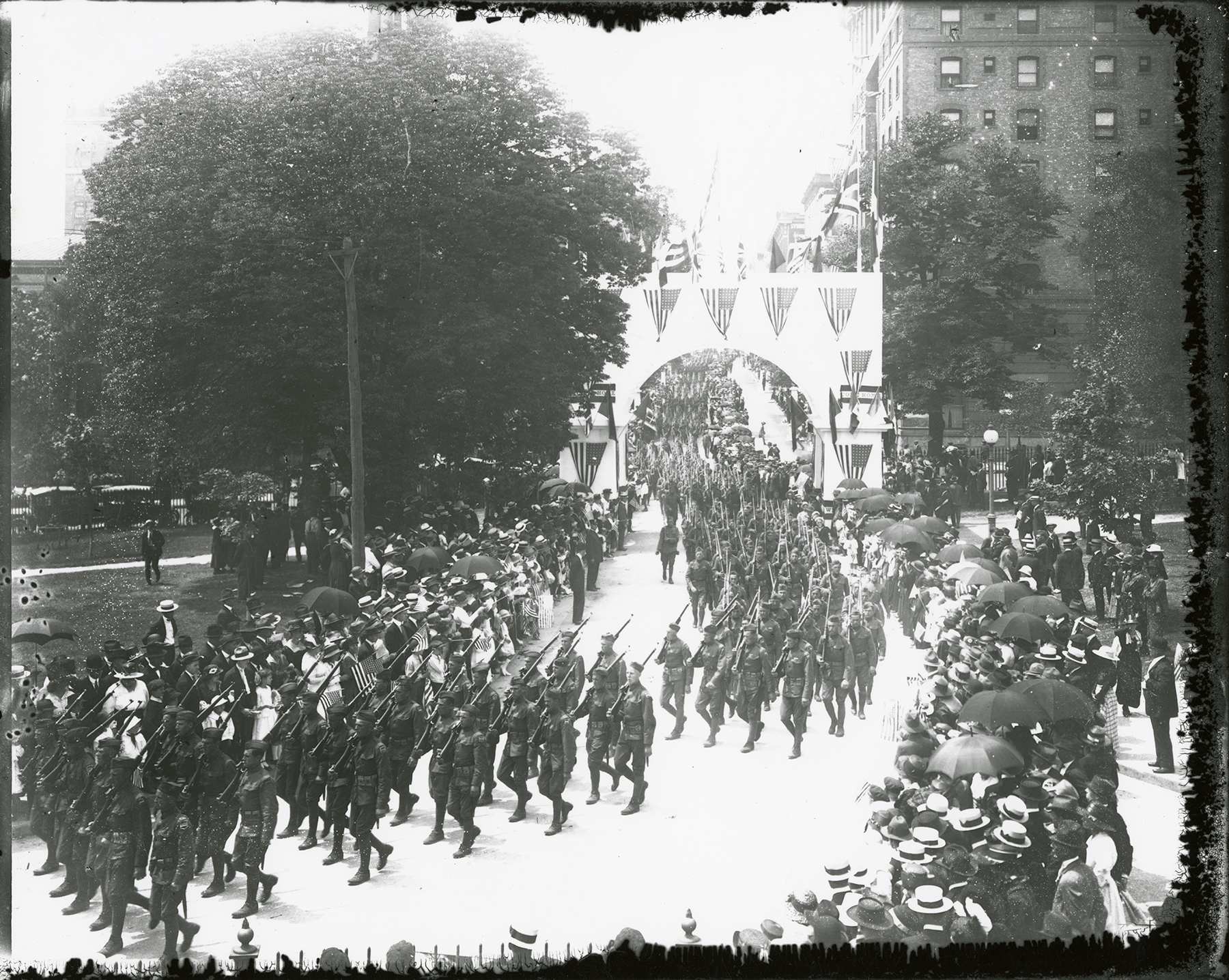 Photograph of Homecoming Parade, 1919, by Walter Washington Foster (VMHC 2001.230.1917.B_v1)