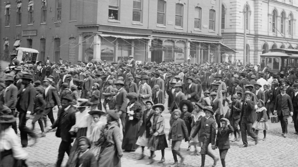 Richmond residents take to the streets in celebration of "Emancipation Day," 1905. Courtesy Library of Congress.
